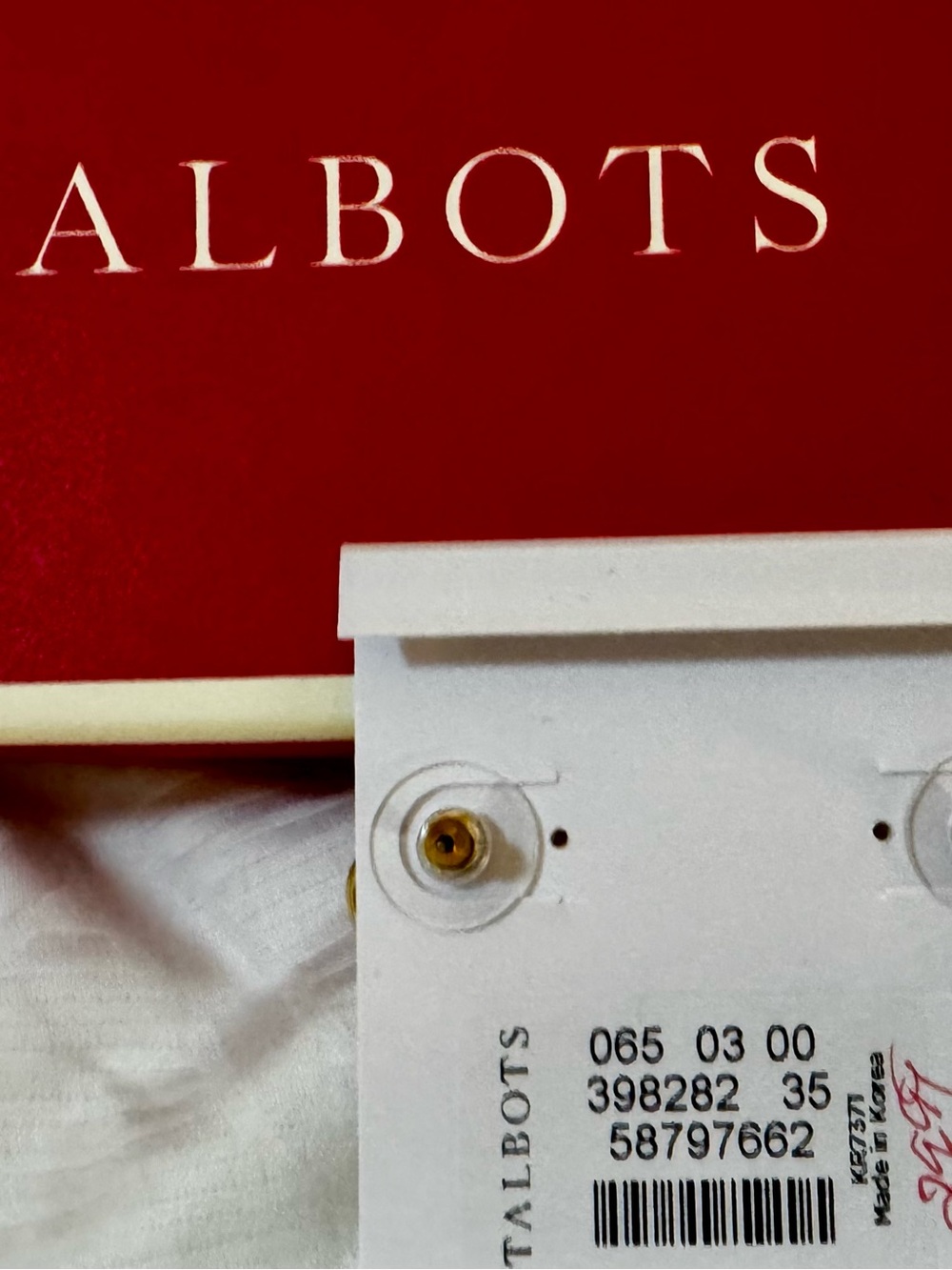 Talbots Gold Shell and Pearl Stud Earrings - Picture 2 of 2